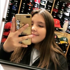 Meet your Posher, Victoria